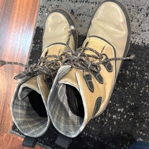 Sorel tan and Gray Lace-Up Boots